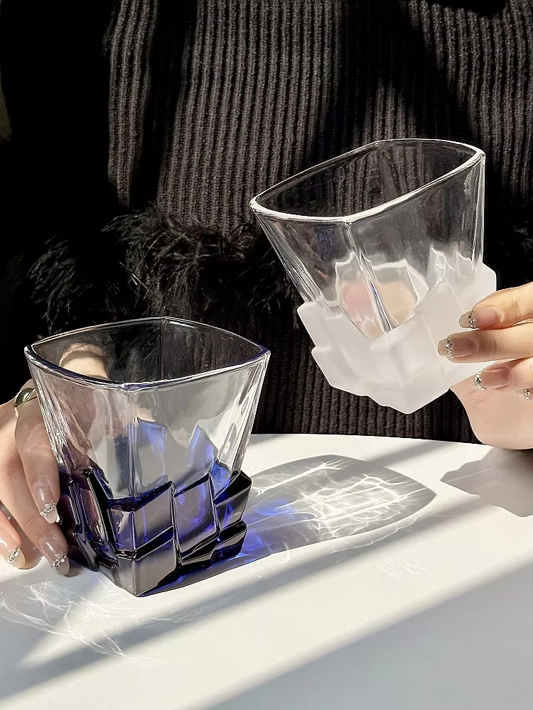 Creative Light Luxury Space Go - đánh giá và giá Wine In Beer Glass
